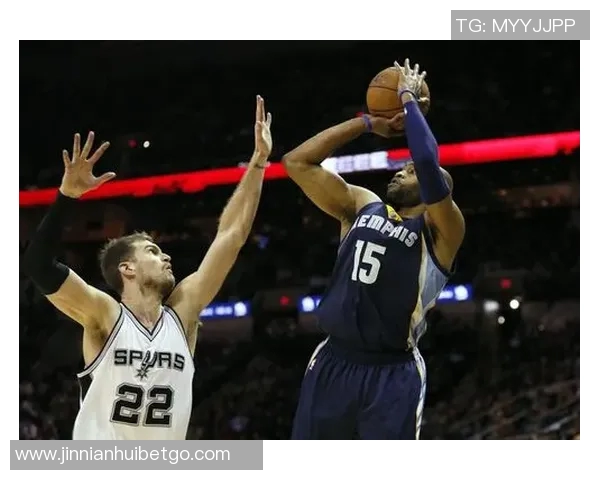 罗威评价斯普利特:低调务实的教练值得信赖愿与之并肩作战 罗威评价斯普利特:低调务实的教练值得信赖愿与之并肩作战