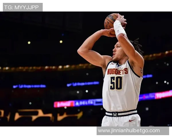 阿隆戈登表现出色11投6中砍下全队最高18分助力球队争胜 阿隆戈登表现出色11投6中砍下全队最高18分助力球队争胜