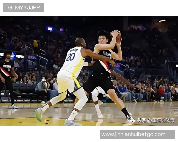 下半场杨瀚森能否逆转局势开拓者领先21分的挑战在等待 下半场杨瀚森能否逆转局势开拓者领先21分的挑战在等待