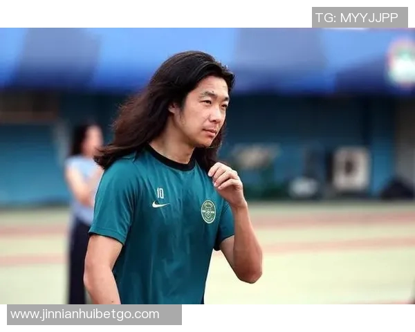 河南队凭李提香乌龙球领先浙江后防线三人染黄局势紧张 河南队凭李提香乌龙球领先浙江后防线三人染黄局势紧张